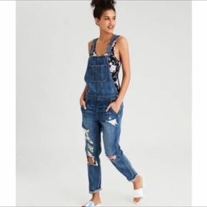 American Eagle Tomgirl Overalls NWT